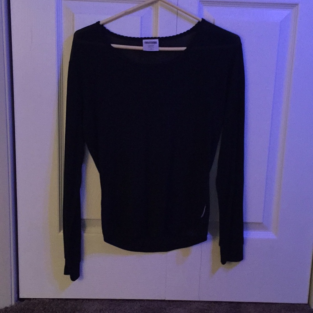 Black long sleeve shirt ( light material)
